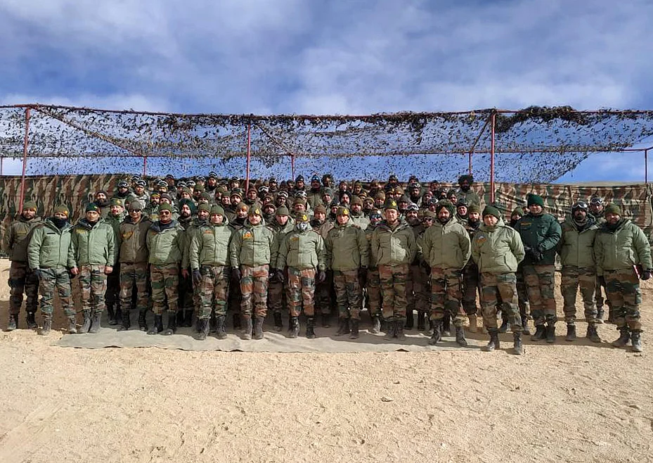 Army chief Gen Naravane visits forward posts in eastern Ladakh; reviews situation amid India-China standoff