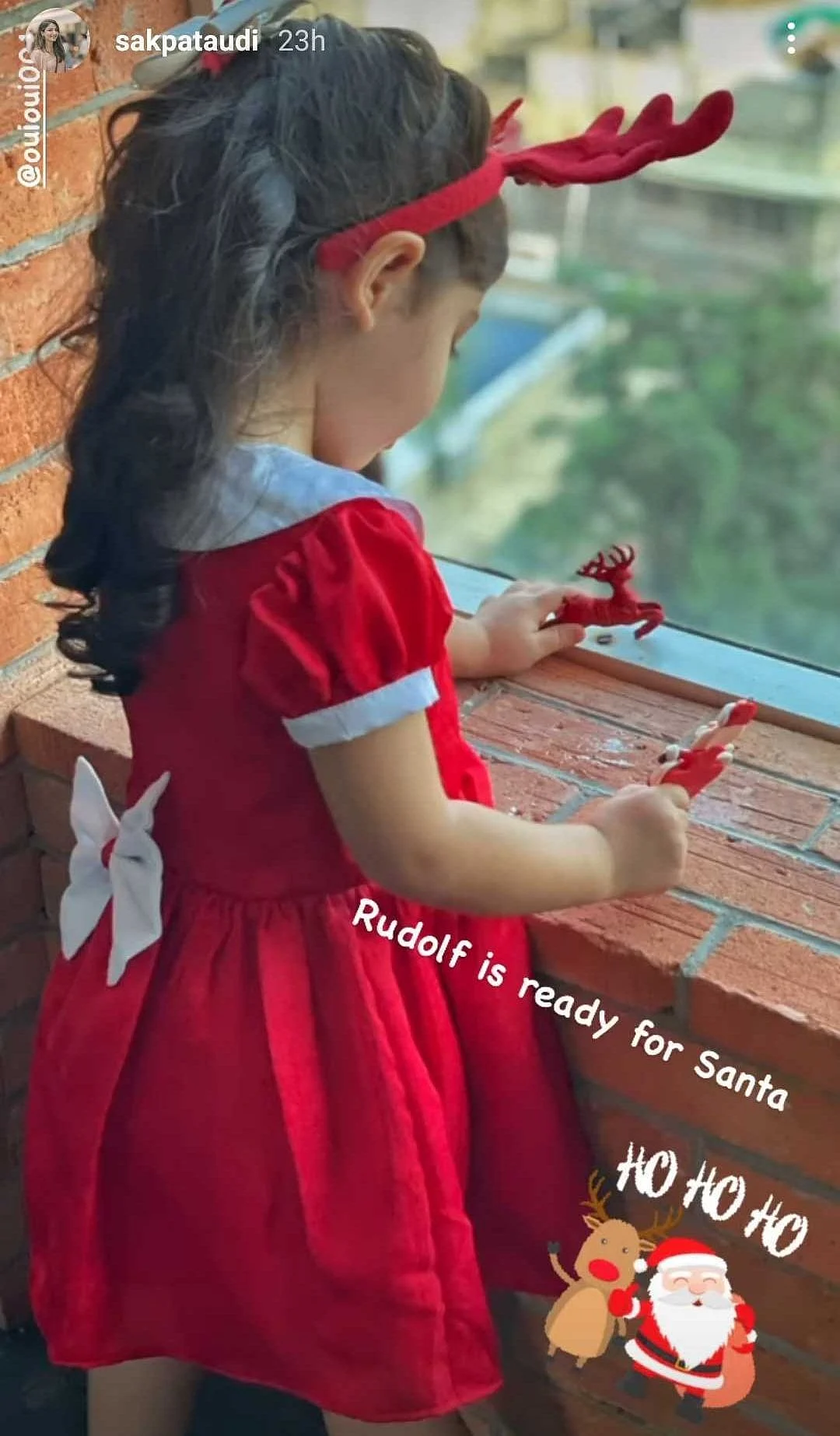 Soha Ali Khan, Karisma Kapoor, and other celebs gear up for Christmas 2020
