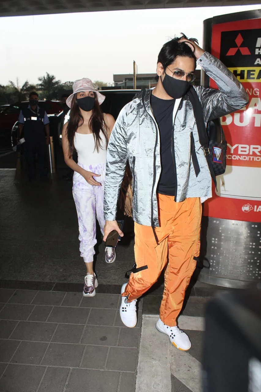 In Pics: Rumoured lovebirds Kiara Advani-Sidharth Malhotra jet-off to celebrate New Year 2021