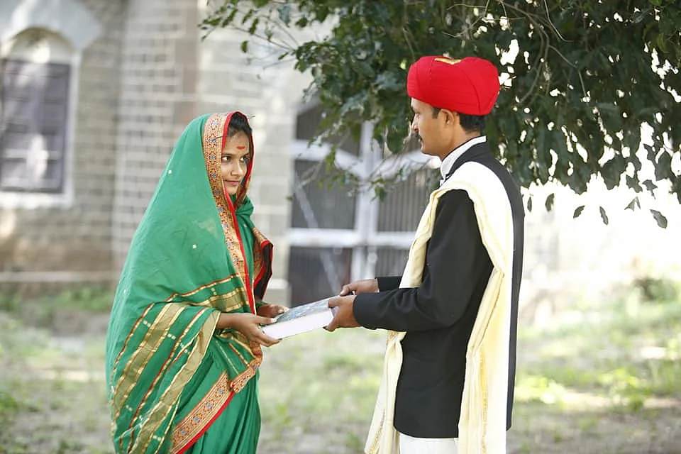 Tribute to icons: Couple's themed pre-wedding photoshoot dedicated to Savitribai and Jyotiba Phule is winning the internet