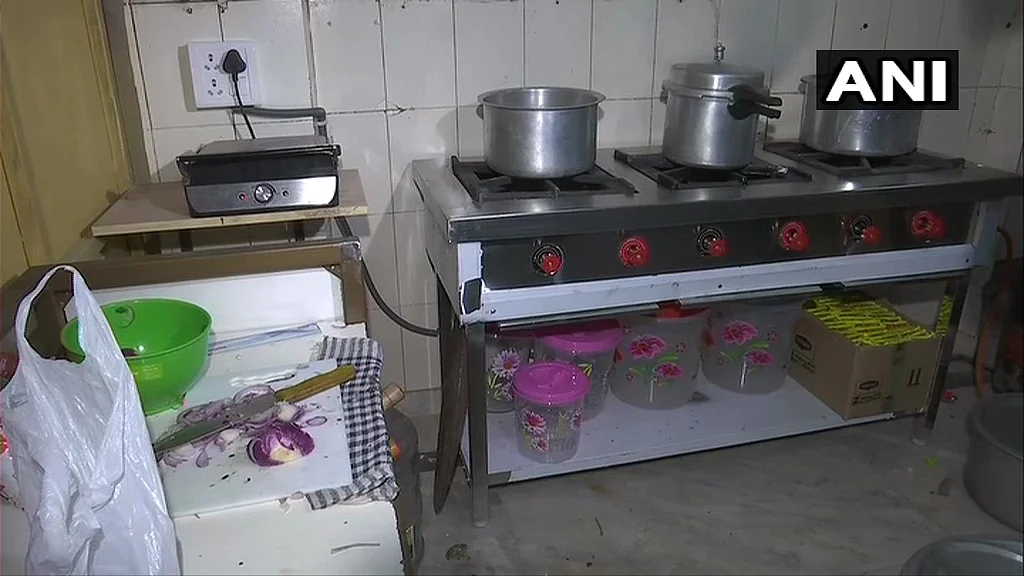 'Baba Ka Dhaba' owner Kanta Prasad starts a new restaurant in Delhi's Malviya Nagar; see pics