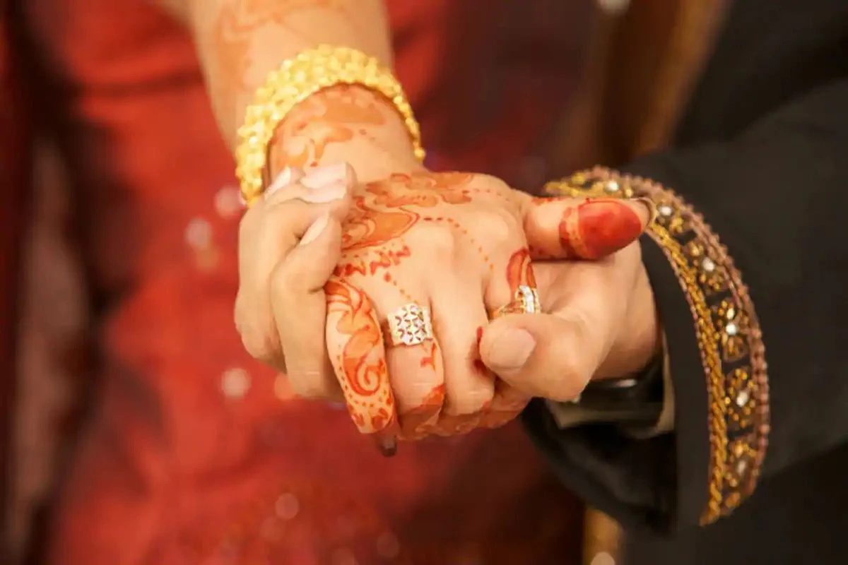 Marriage or knot?