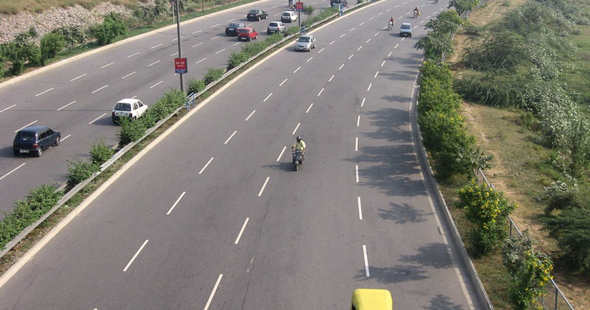 Two mowed down by a speeding car in Kalyan - Vimarsana News