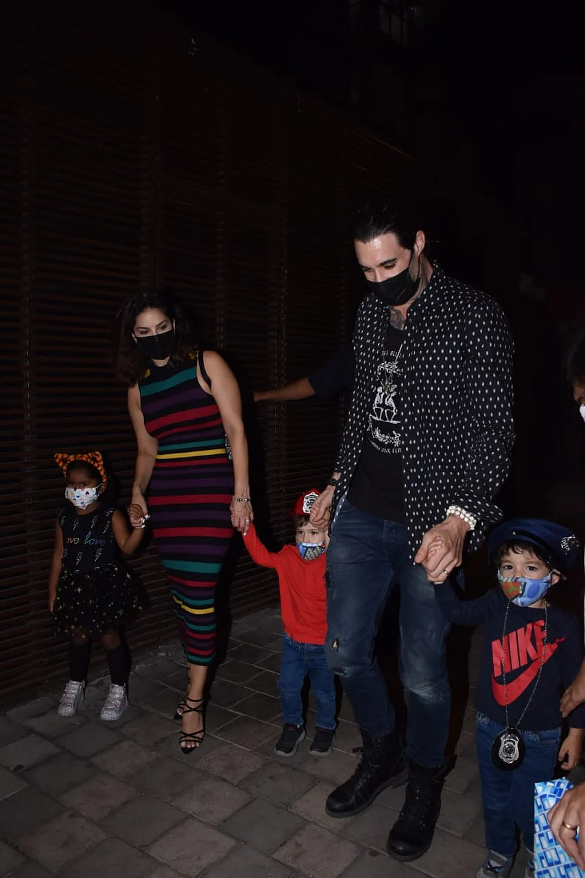 Sunny Leone with family in Juhu