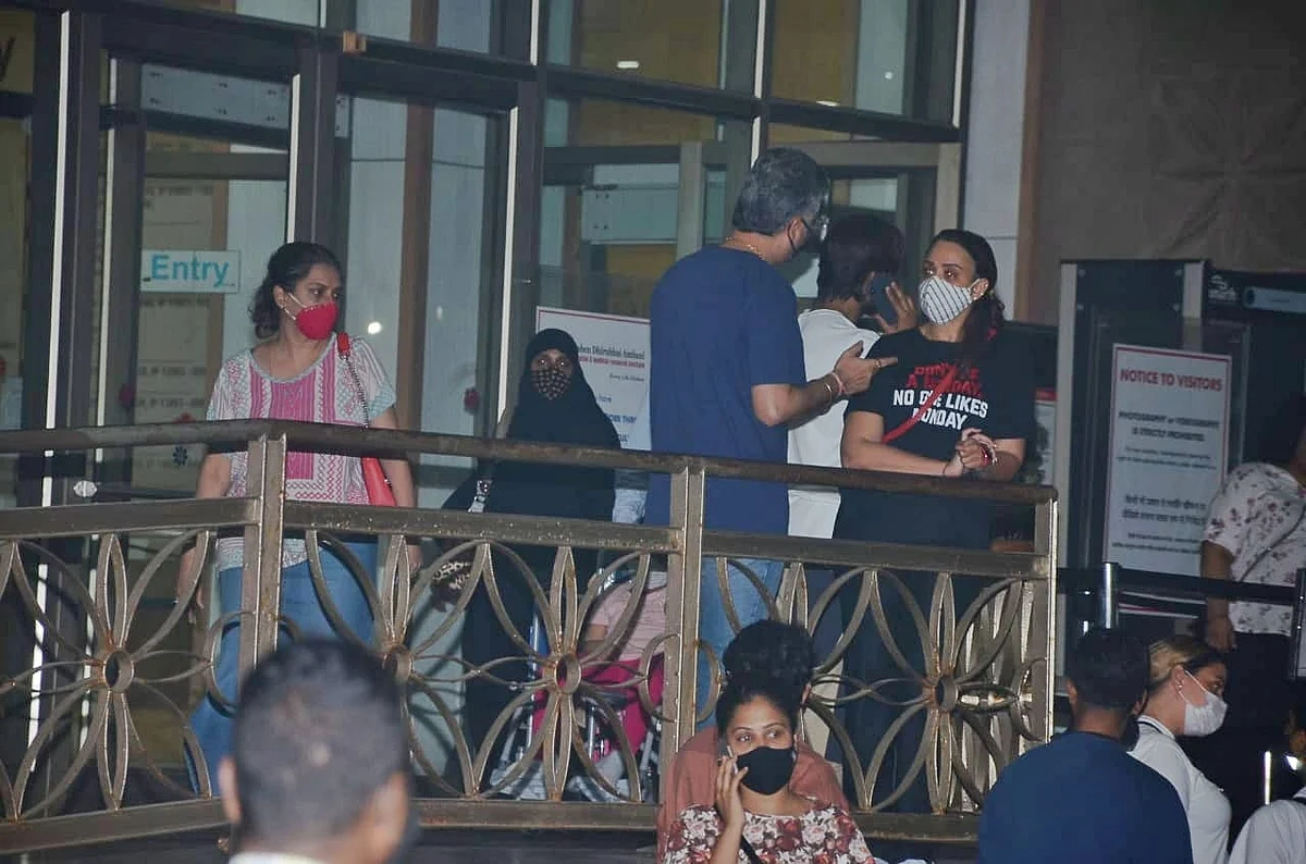 Remo D'Souza suffers heart attack: Lizelle D'Souza, Salman Yusuff Khan and others spotted at Kokilaben hospital; see pics