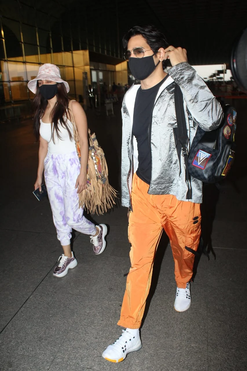 In Pics: Rumoured lovebirds Kiara Advani-Sidharth Malhotra jet-off to celebrate New Year 2021