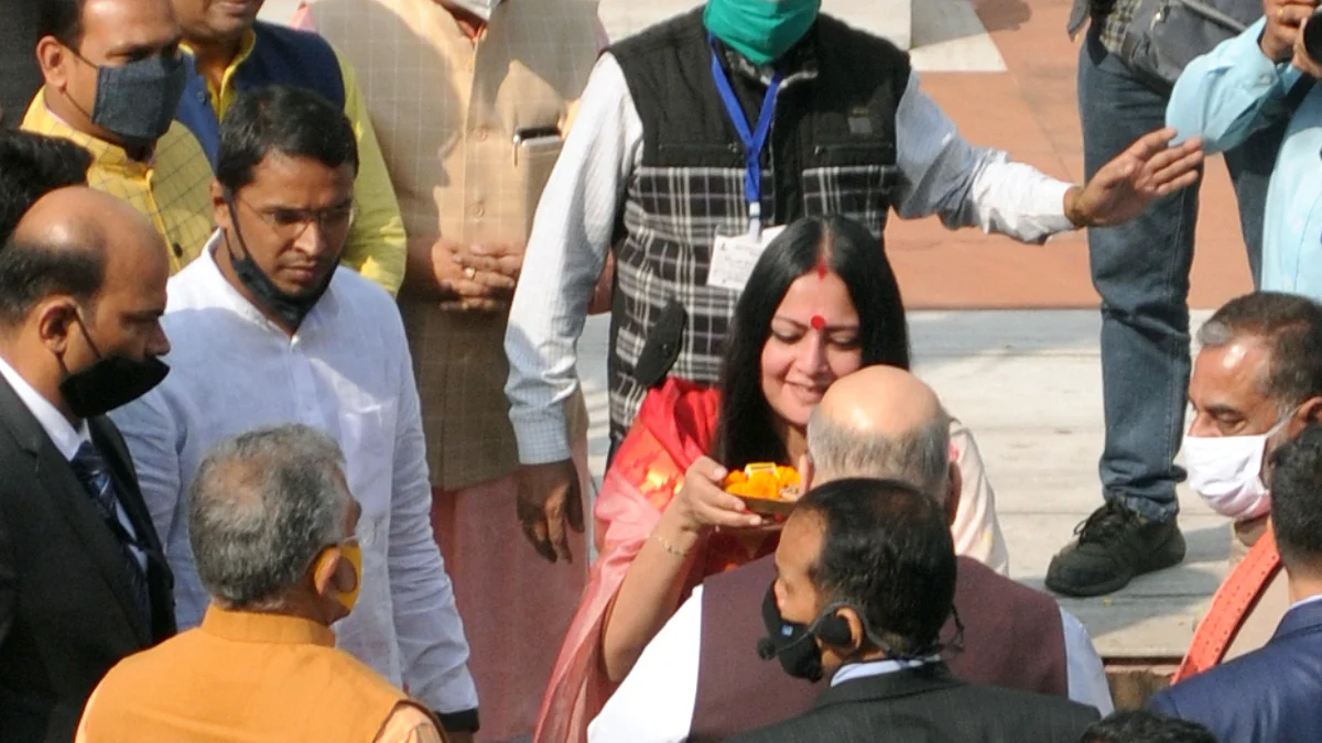 Union Home Minister Amit Shah being welcomed during his visit to Ramakrishna Ashram in Kolkata on Saturday