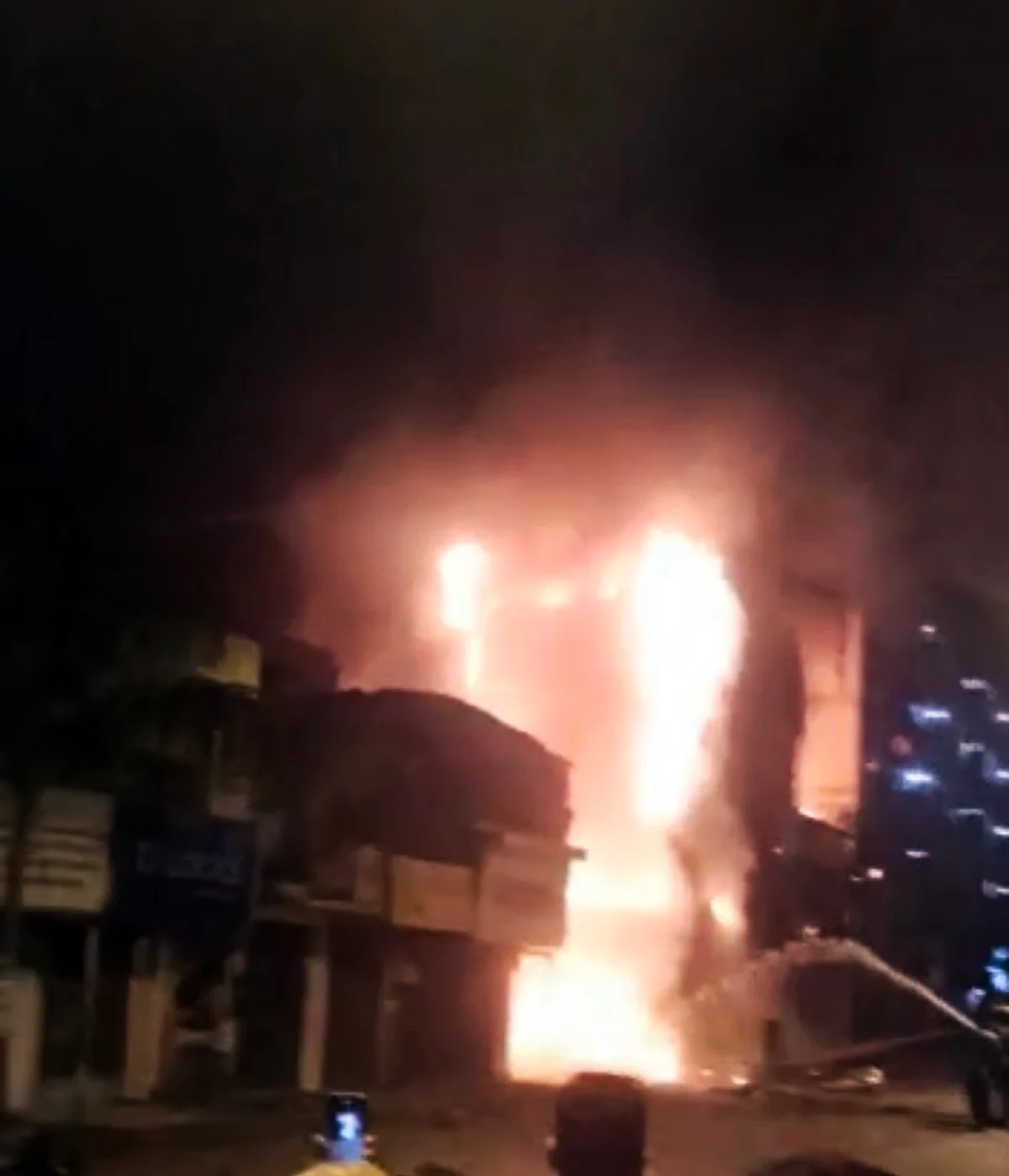 Massive fire guts guest house in Bhayandar; no casualties reported