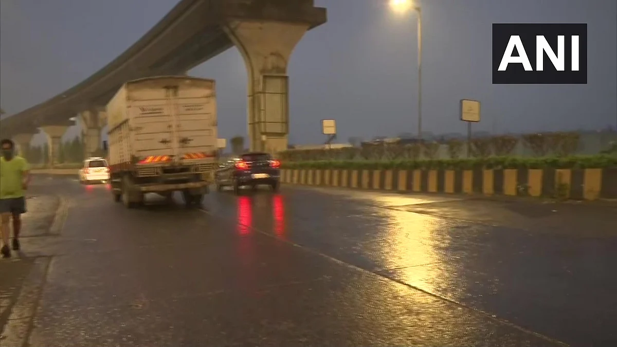 Mumbai: Parts of the city, Thane, Palghar, Raigad receive light showers; check photos