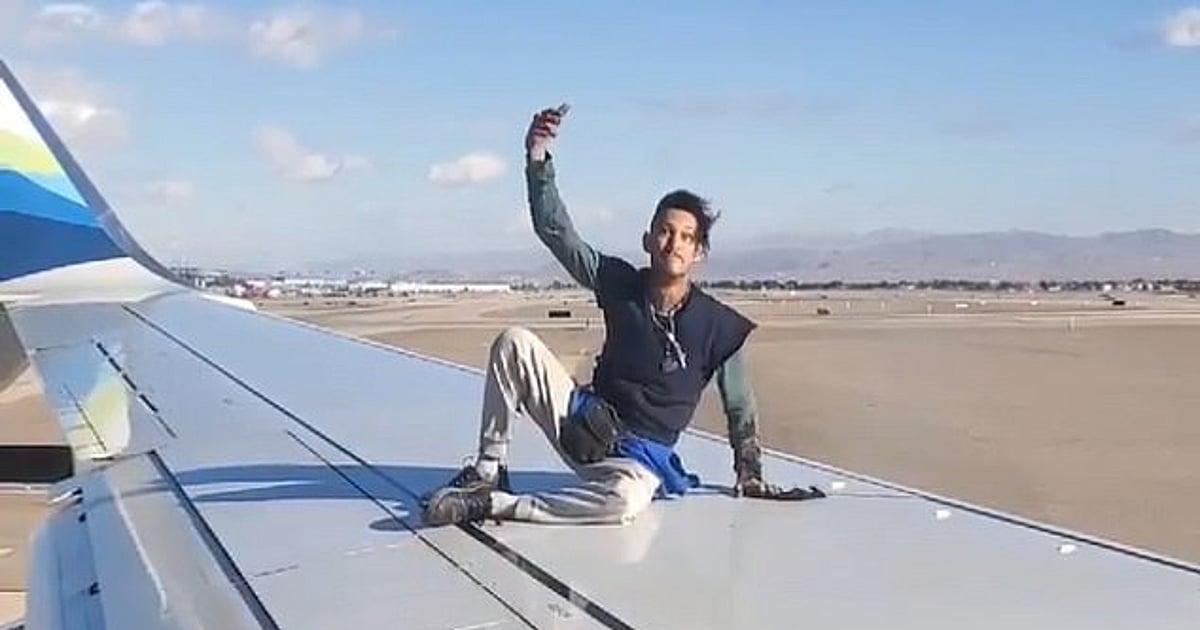 Man on wings: A strange sight for Las Vegas flight passengers - Vimarsana News