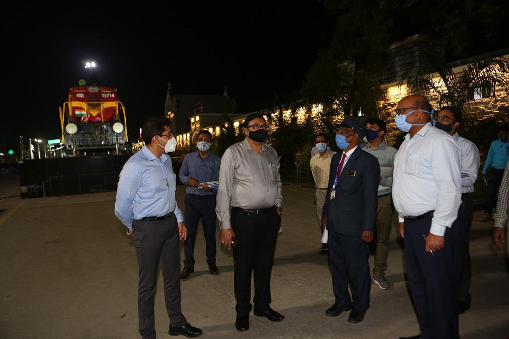 Western Railway General Manager Alok Kansal conducts inspection of Mumbai-Valsad section to review various ongoing works
