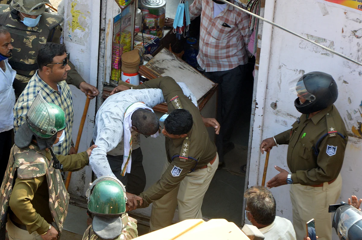 Madhya Pradesh: Shopkeepers vow to turn terrorists, Naxals after Khargone administration demolishes shops