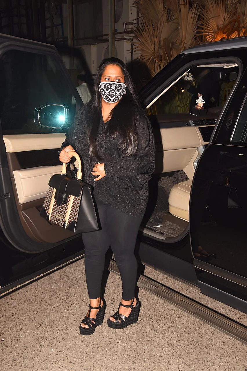 In Pics: Shilpa Shetty, Arpita Khan Sharma, Manish Malhotra and other Bollywood celebs spotted in Mumbai