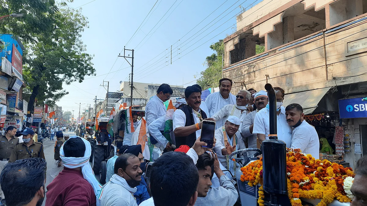 Madhya Pradesh: Congress continues protest against farm laws, takes out tractor rally in Dhar, Ratlam and Khandwa
