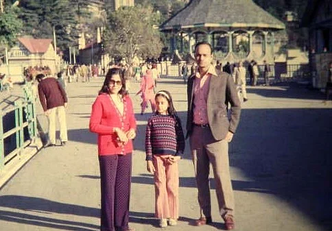 A young Deepika with her parents Ulhas
and Kshama Deshpande in Mussorie