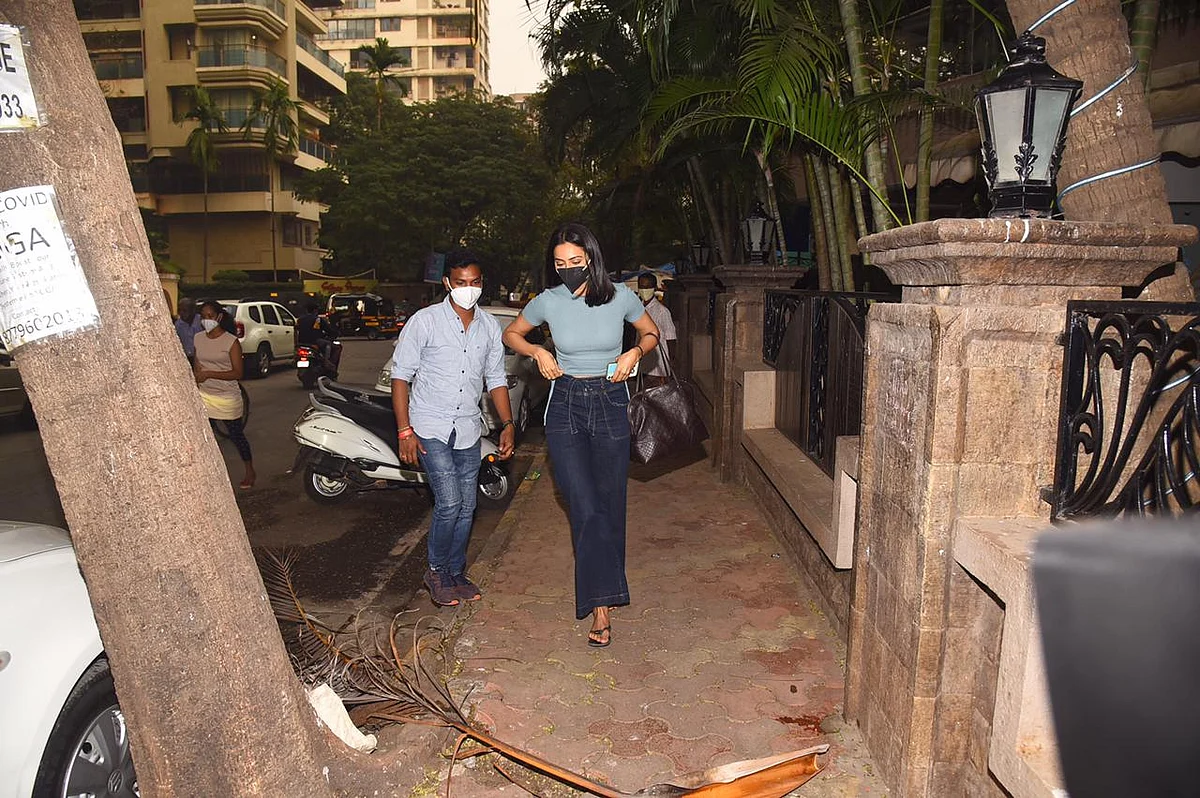 In Pics: Shilpa Shetty, Arpita Khan Sharma, Manish Malhotra and other Bollywood celebs spotted in Mumbai