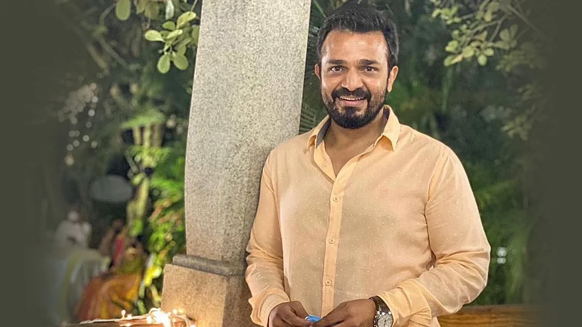 Shashikanth Gatti ropes in Vijay Raghavendra for 'Ringa Ringa Roses'
