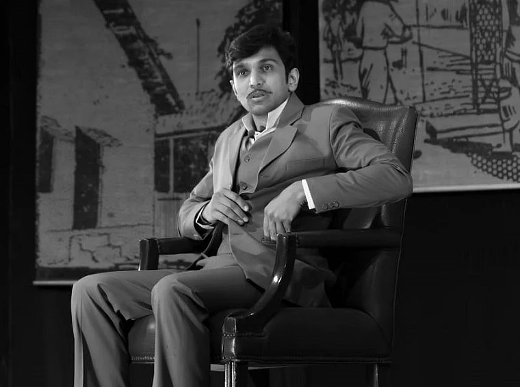 Pratik Gandhi as Mohanya in
Mohan’s Masala