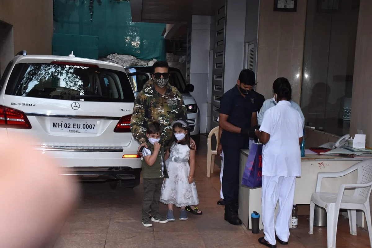 Ravie Kapoor turns 2: Karan Johar, Riteish Deshmukh, Sussanne Khan and others attend Ekta Kapoor's son's birthday bash