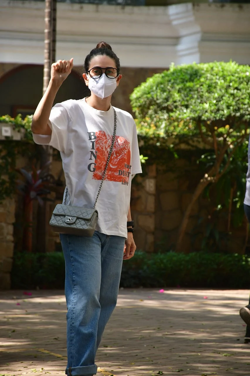 In Pics: Kiara Advani steps out for Sunday brunch with Sidharth Malhotra; Saif Ali Khan resumes work amid 'Tandav' controversy
