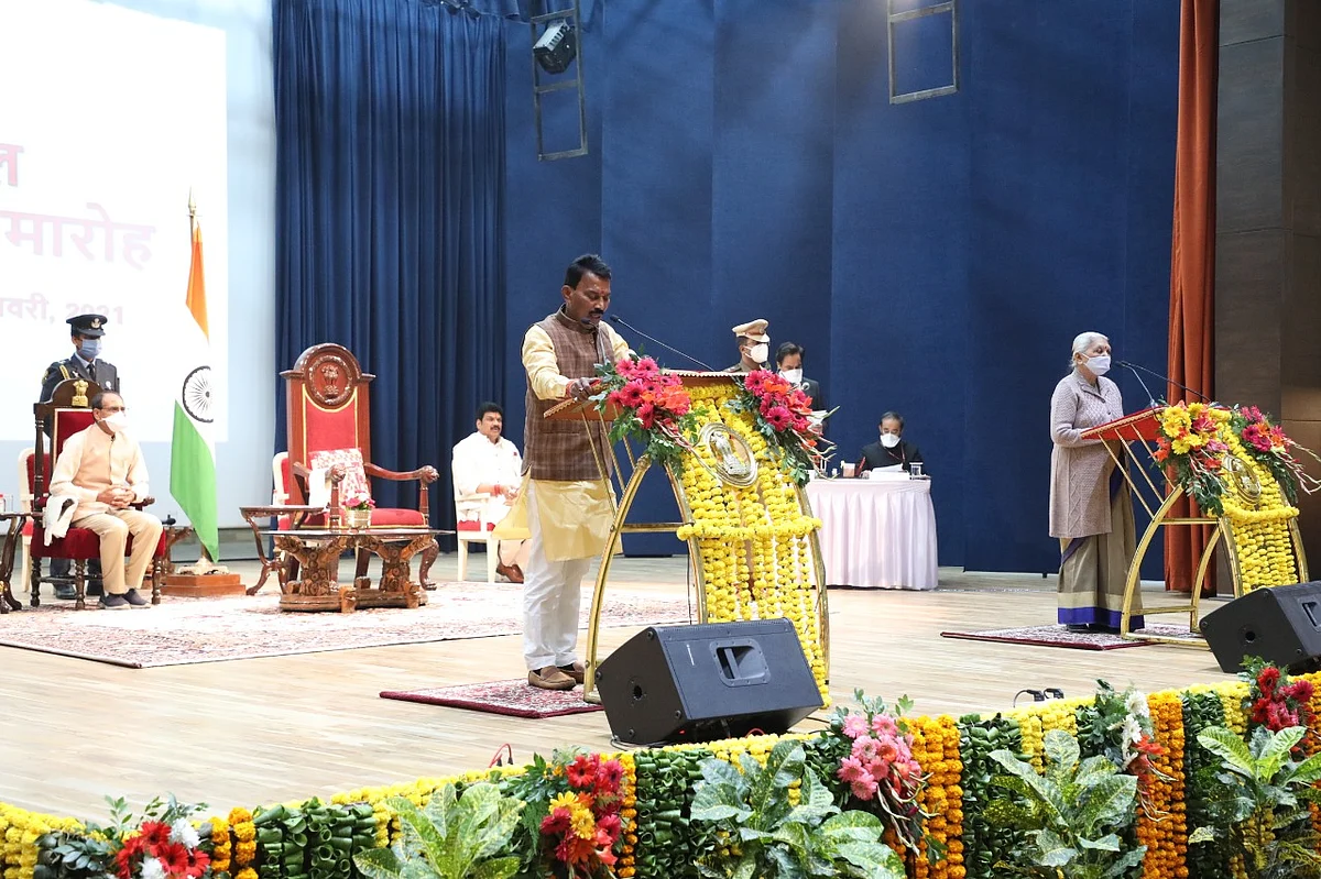 Tulsi Silawat taking oath