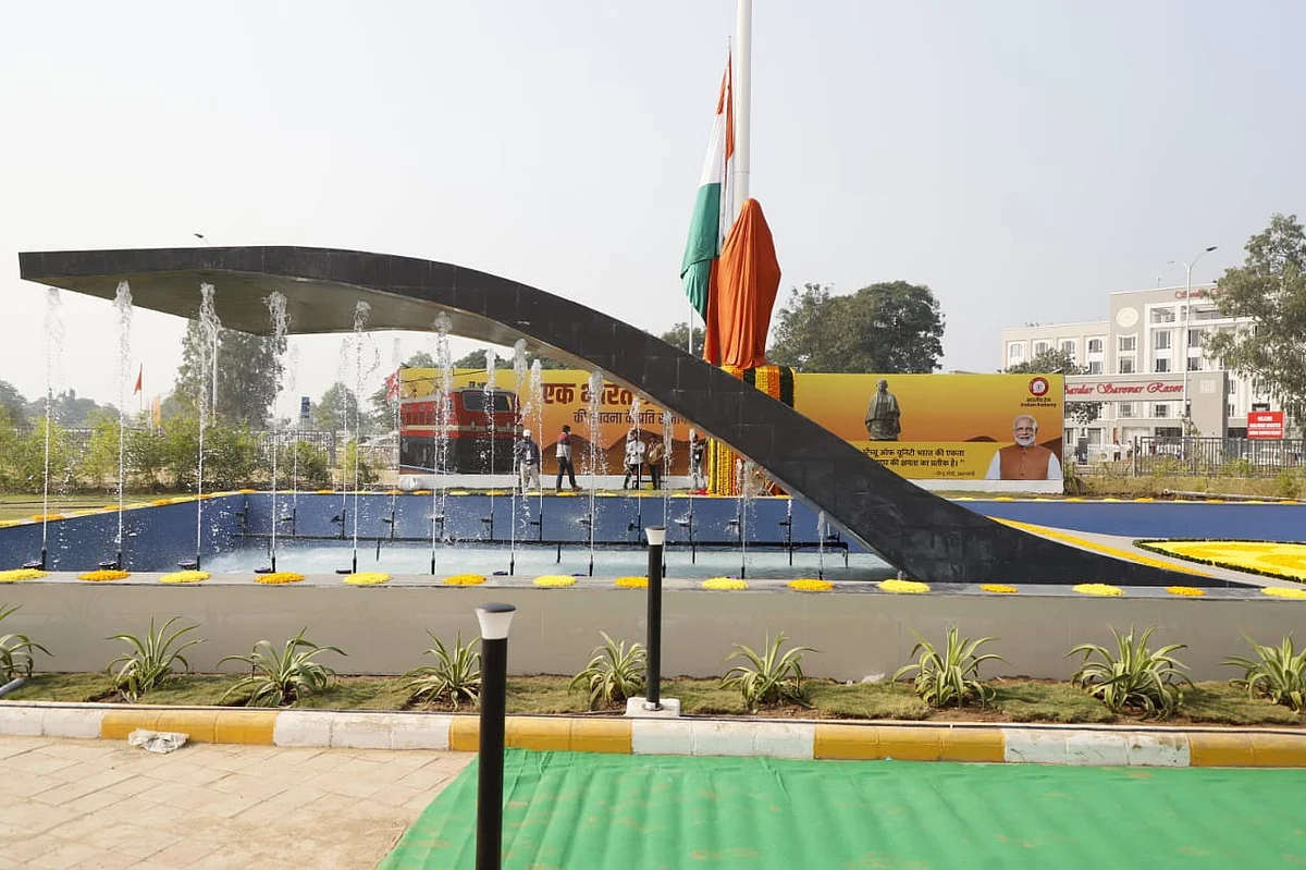 History created with seamless rail
connectivity to Statue of Unity in Kevadiya