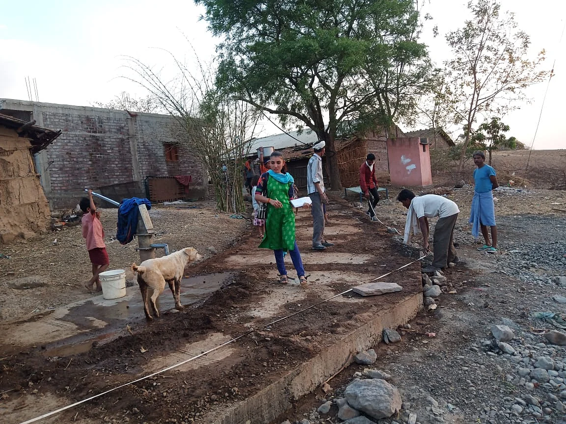 Rampyari Bai's second daughter Sheela Solanki at work in Sendhwa