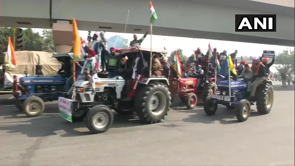 Protesting farmers reach ITO in Central Delhi