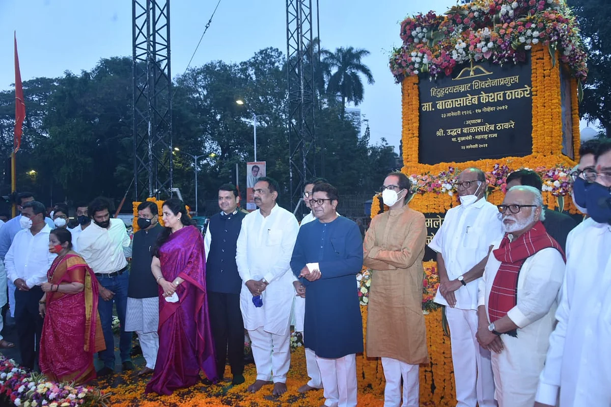 Watch: Shiv Sena supremo Balasaheb Thackeray's statue unveiled in Mumbai