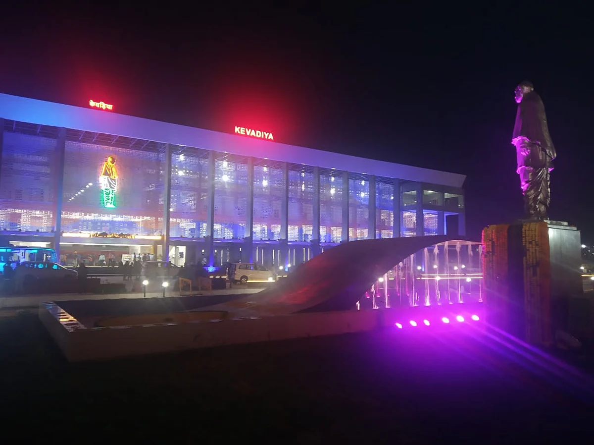 History created with seamless rail
connectivity to Statue of Unity in Kevadiya