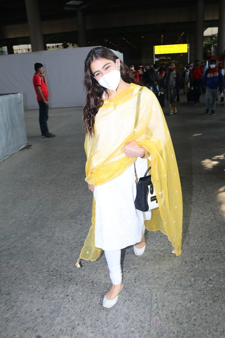 Sara Ali Khan at the airport
