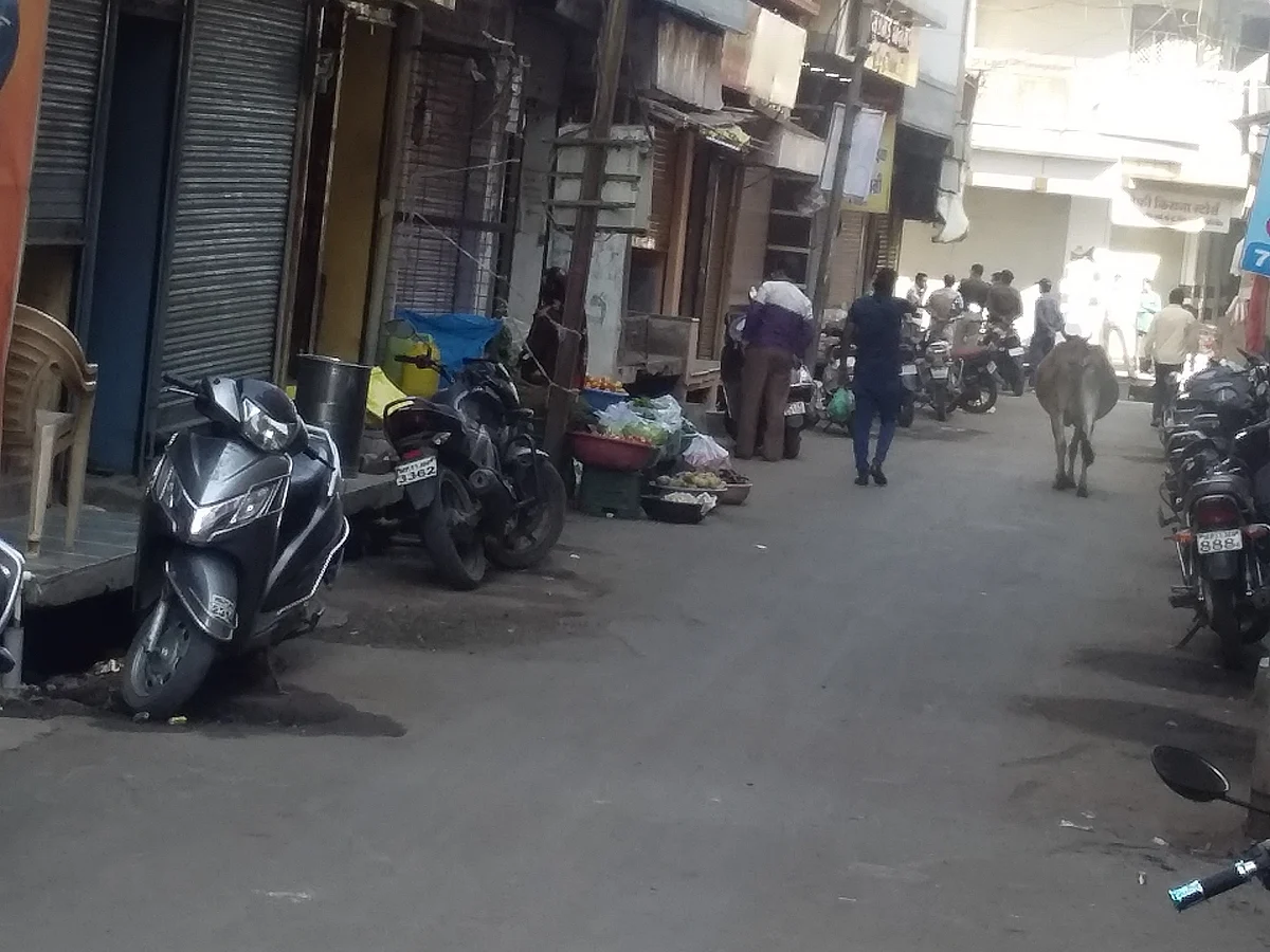Madhya Pradesh: Congress takes out marches, observes bandh to protest against rising fuel prices