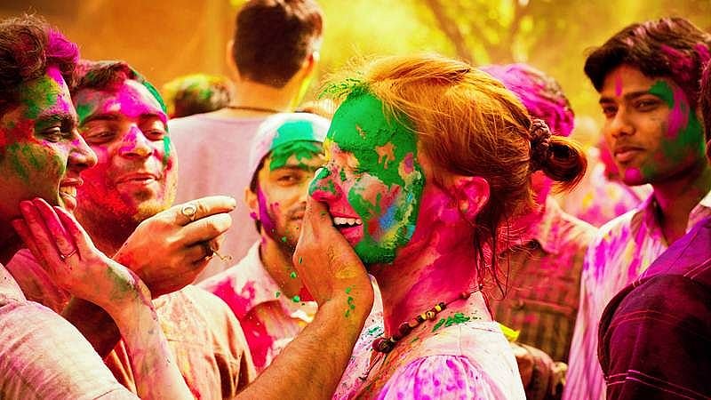 Mumbai: BMC issues guidelines for Holi 2021, restricts celebrations in public