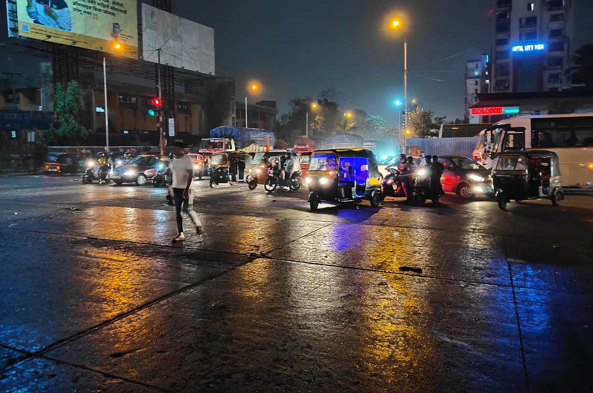 Freaky February weather Wind gusts and rain in Mumbai, Navi Mumbai