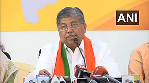 Kapalik Demands Govt To Resume Use Of Pure Ashes Of Cremated Bodies For Mahakal Bhasma Aarti Shri kapalik mahakaal bhairavanand saraswati is regarded by many as the greatest living tantric. cremated bodies for mahakal bhasma aarti