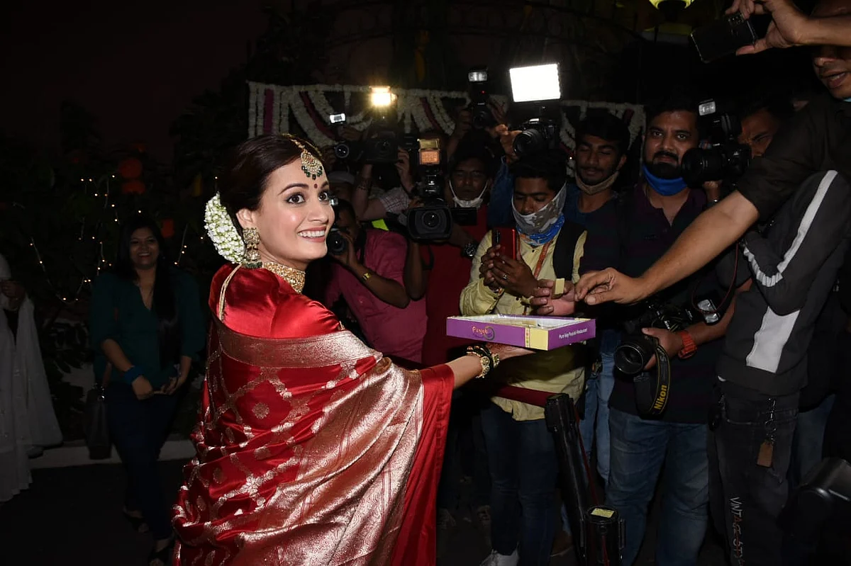 In Pics: Dia Mirza ties the knot with Vaibhav Rekhi at her Bandra residence