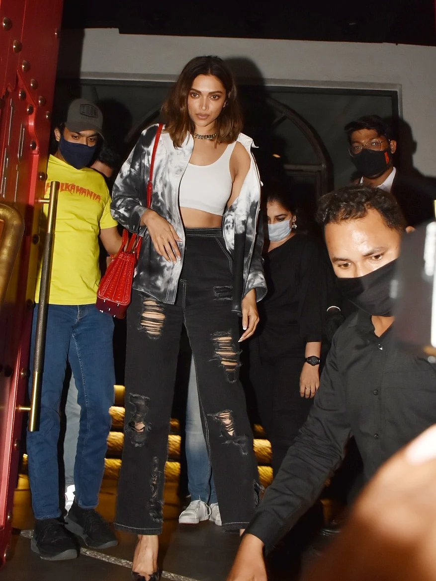 Watch: Woman tries to pull Deepika Padukone’s Rs 1.6 lakh purse in viral video