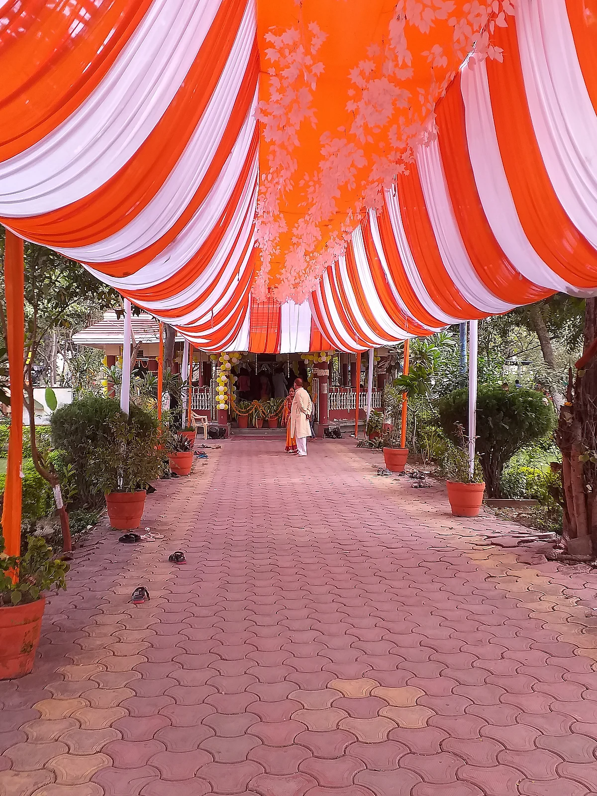 Indore: Spring brings hope on Basant Panchami to say goodbye to Corona