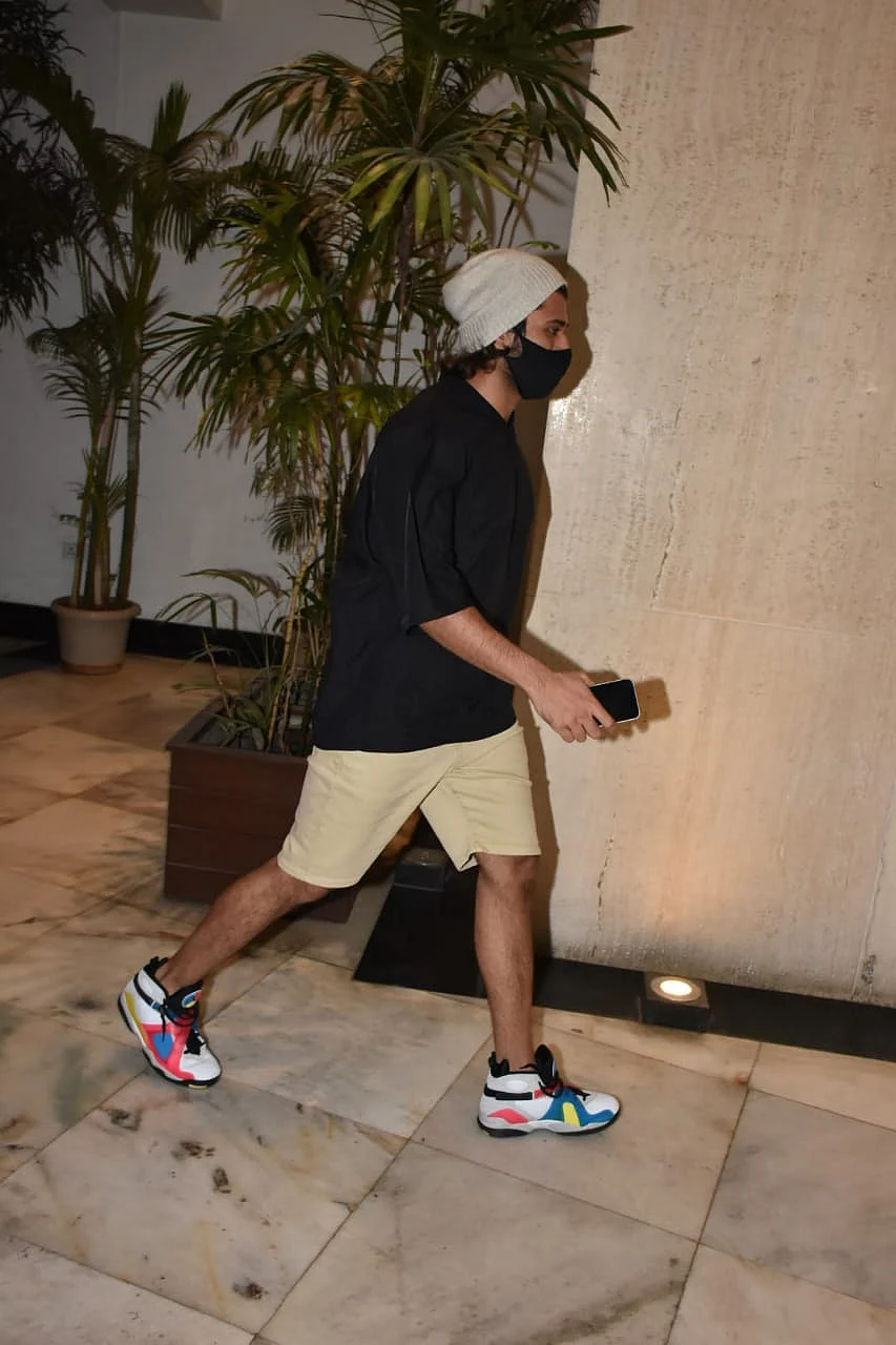 In Pics: Sara Ali Khan, Karan Johar, Vijay Deverakonda and others join Manish Malhotra for a 'perfect Saturday night'