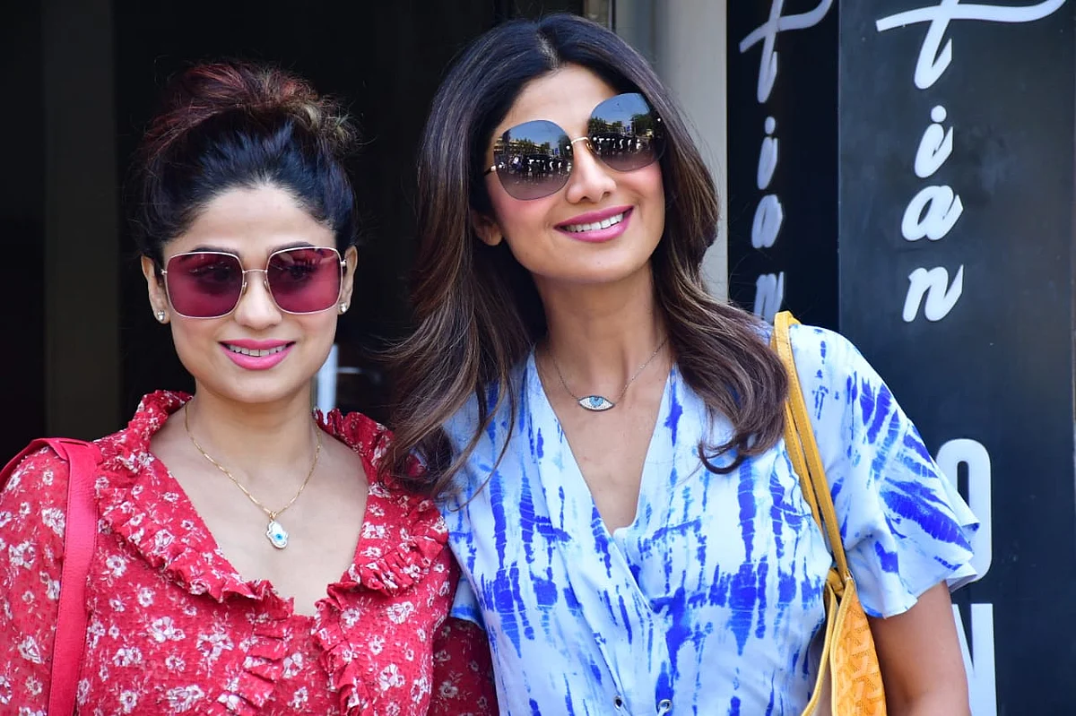 In Pics: Shilpa Shetty steps out with family; Malaika Arora and Arjun Kapoor arrive at Kareena's Bandra residence