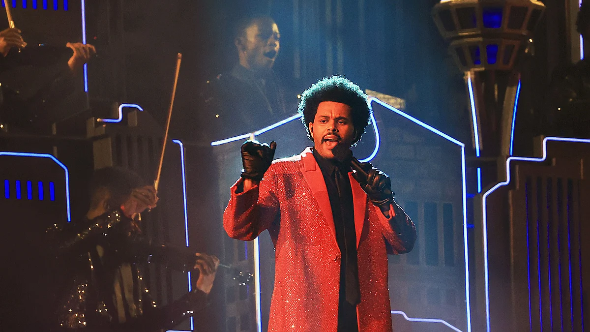 Netizens miss Shakira, JLo, Beyonce as The Weeknd performs ...