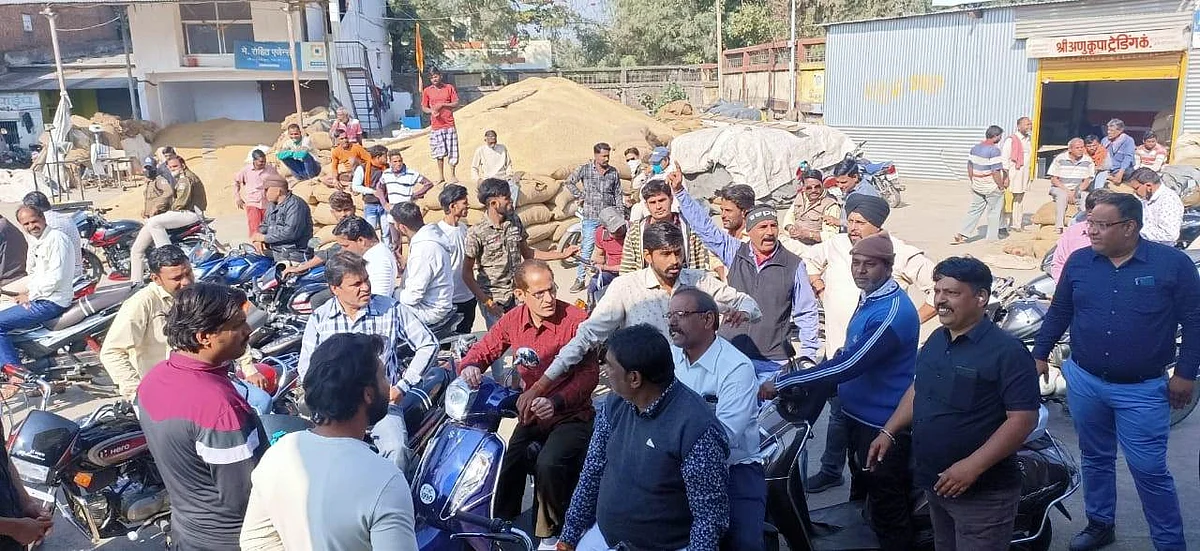Madhya Pradesh: Congress takes out marches, observes bandh to protest against rising fuel prices