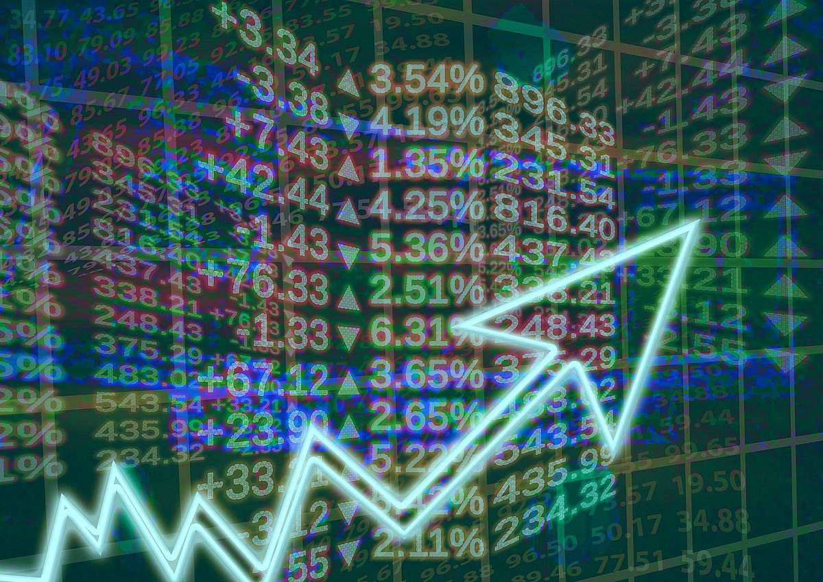 Sensex surges over 300 pts in early trade: HDFC, Bajaj Finserv, Tech Mahindra, UltraTech, ICICI Bank, SBI, Infosys among gainers - Vimarsana News