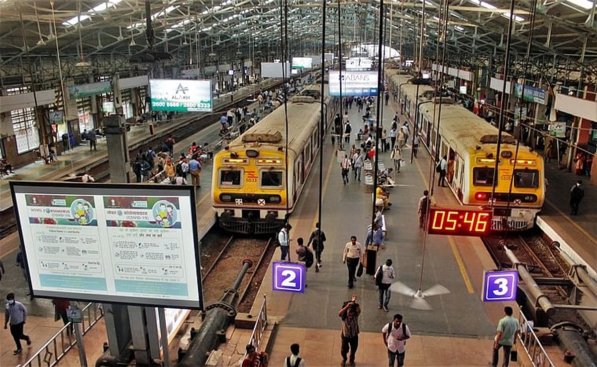 Mumbai: 42% local train commuters back in action; 34 lakh passengers travel on first day of resumption - Vimarsana News