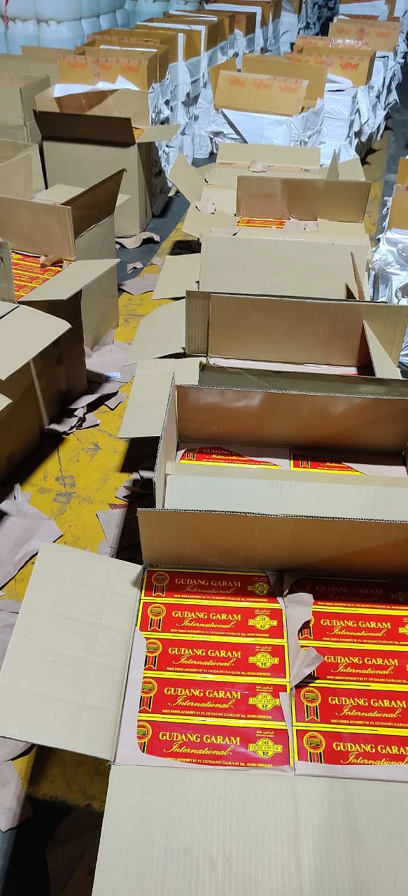 Mumbai: Directorate of Revenue Intelligence seizes foreign cigarettes worth Rs 4.75 crore being smuggled from Dubai