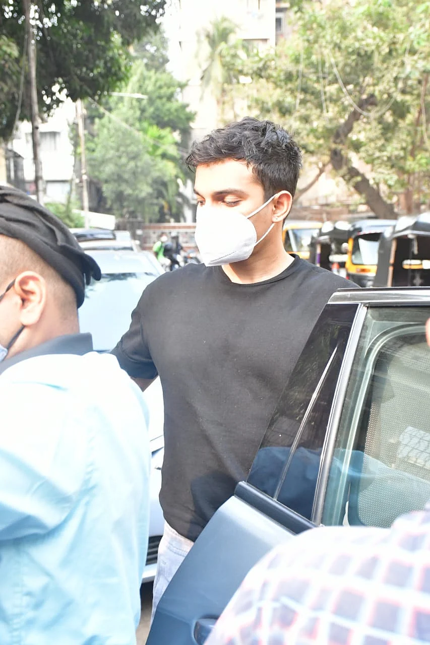 In Pics: Rhea Chakraborty visits the same gym she used to go with Sushant Singh Rajput