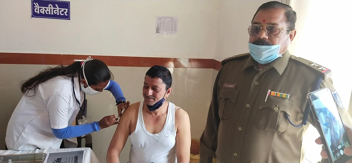 Madhya Pradesh: Second phase of vaccination kicks off, collector, SP get the jab