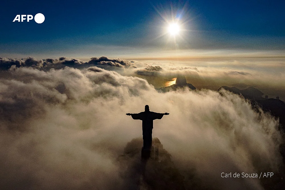 PHOTOS: Angelic pictures of the Christ the Redeemer statue captured at sunrise