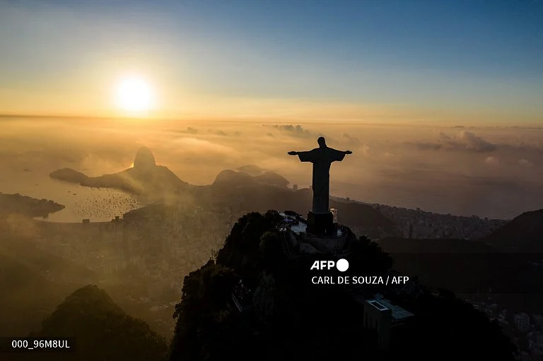 PHOTOS: Angelic pictures of the Christ the Redeemer statue captured at sunrise