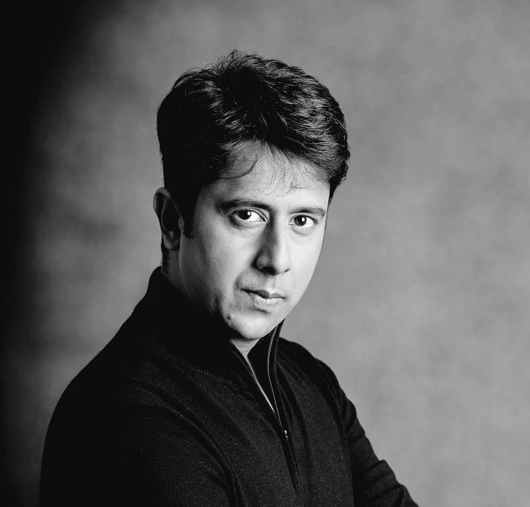 Bombay Theatre Company's founder Raveesh Jaiswal opens up on performing live theatre productions on social media
